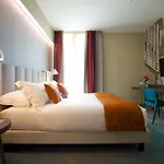 머큐어 센트로 호텔 4*