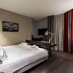 머큐어 센트로 호텔 4*