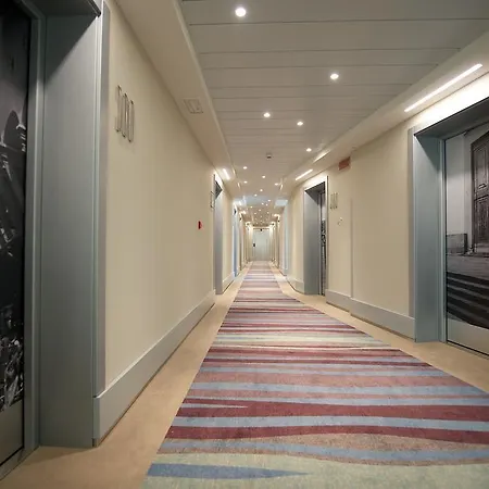 Szálloda Mercure Centro 4*